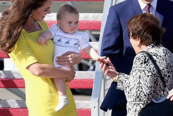 En Australia la familia hará varias apariciones y seguro el príncipe seguirá encantando al mundo. Checa otras imágenes de William, Kate y el principito. Mira también cómo pasó una tarde de juegos el príncipe George