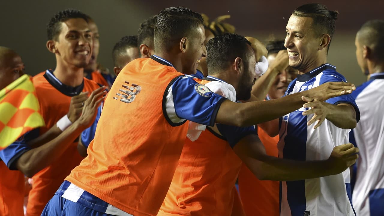 Honduras manejó el ritmo del partido y Costa Rica sólo le sacó el empate