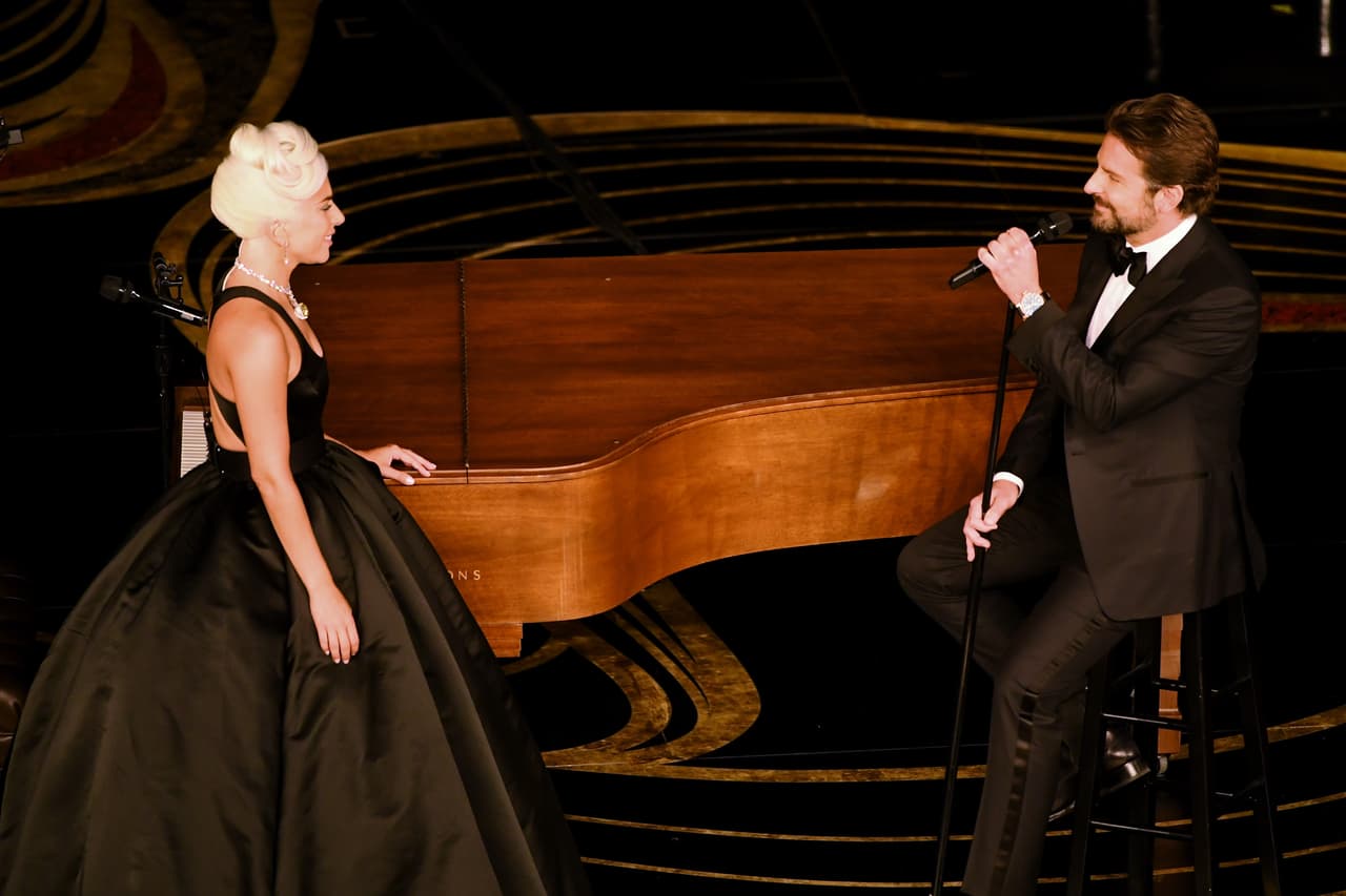 En la ceremonia de entrega de los premios Oscar, toda marchaba en calma, hasta que Lady Gaga y Bradley Cooper subieron al escenario del Dolby Theatre, sede del evento, para interpretar juntos el tema 'Shallow', de la cinta 'A Star is Born' y nominado como 'Mejor canción'.