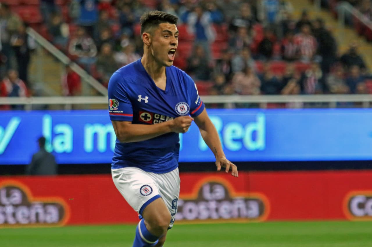 A partir de ahí, todo el partido fue Azul. Felipe Mora igualó el marcador al minuto 50 tras cobrar un tiro penal pegado al poste izquierdo.