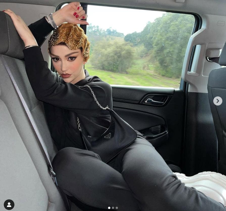 Pero, ¿qué opina la ex de Nodal de este romance y los vaivenes que le hacen pasar a sus fans?
<br>