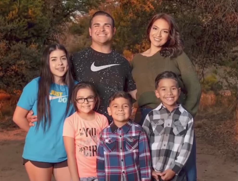 <b>El adiós. </b>El oficial fue enterrado en
<a href="https://fb.watch/4RVomnKJHq/" target="_blank">un funeral privado</a> el pasado 12 de febrero en su natal Lordsburg. La policía lo transmitió en vivo, a través de la cadena local KOAT.
<br>