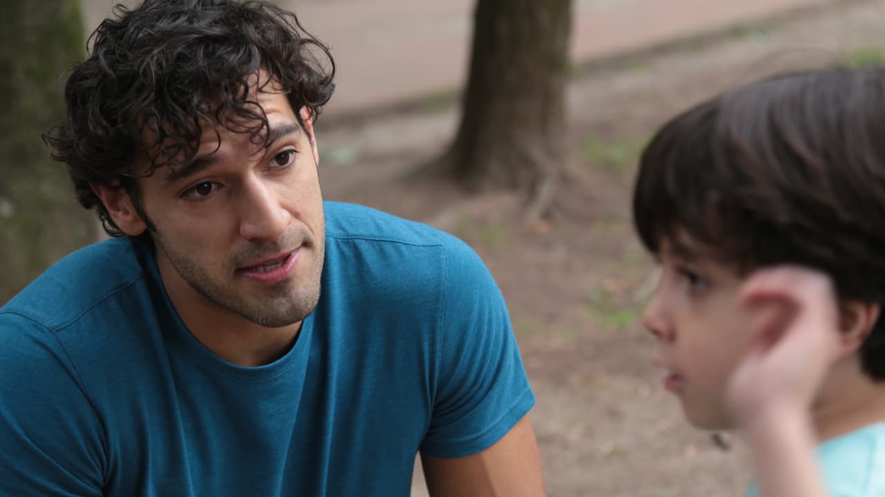 En el episodio número uno podemos ver la historia de Mateo, un padre entregado a su hijo, que usa todos los momentos posibles para educar a su pequeño Tobías; incluso, al momento de ir al parque a jugar.
<br>
<br>
<b><a href="http://www.univision.com/noticias/la-fuerza-de-creer/episodio-1-de-la-fuerza-de-creer-la-importancia-de-jugar-con-tus-hijos">Vea el episodio aquí</a></b>