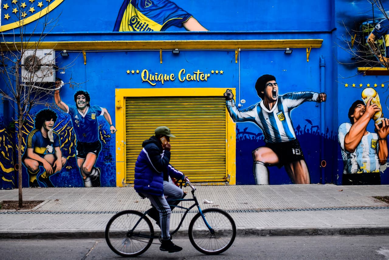 <b>Categoría 4: Argentina</b>
<br>
<a href="https://wwwnc.cdc.gov/travel/notices/covid-4/coronavirus-argentina" target="_blank">Argentina se sitúa también en el nivel máximo de alerta</a>, de acuerdo con los CDC. Las autoridades argentinas han informado de 3.98 millones de casos y al menos 81,994 muertes.