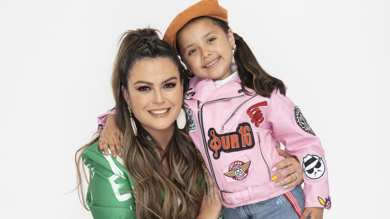 Arly y Mariana Echeverría en Mi Famoso Y Yo