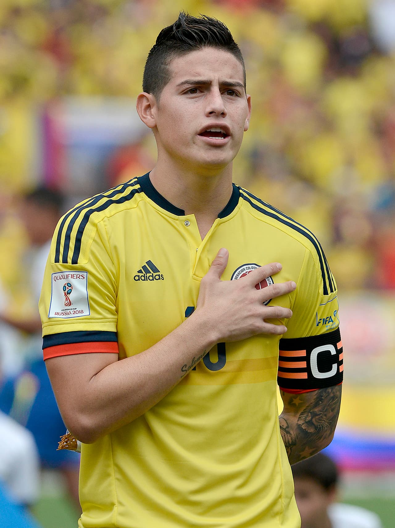 James Rodríguez. Posición: Mediocampista. Edad: 24 años. Club: Real Madrid (España). Veces seleccionado: 41 participaciones. Es el referente y líder del equipo por su talento, goles y pegada. Aunque no terminó como titular, el goleador del Mundial 2014 acaba de lograr el título de la Champions League con el Real Madrid y llega con ganas de revancha a su segunda Copa América.