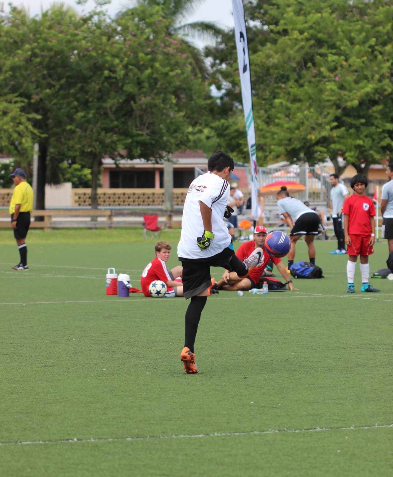 Cientos de personas se dieron cita al Kendall Soccer Park para participar y disfrutar de un torneo familiar.