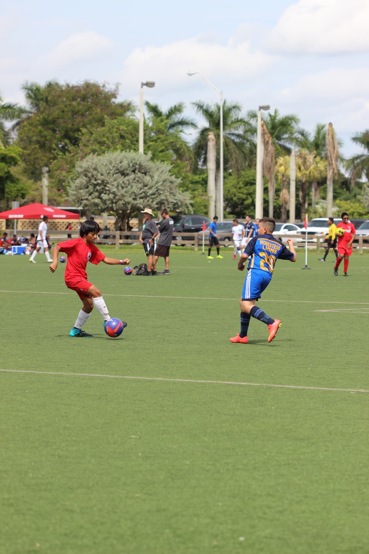Cientos de personas se dieron cita al Kendall Soccer Park para participar y disfrutar de un torneo familiar.