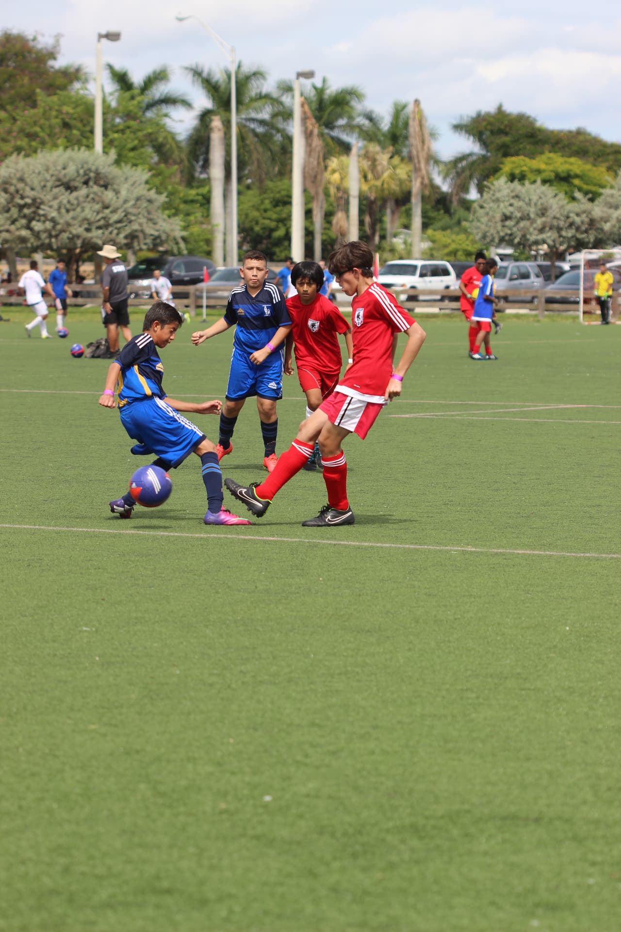 Cientos de personas se dieron cita al Kendall Soccer Park para participar y disfrutar de un torneo familiar.