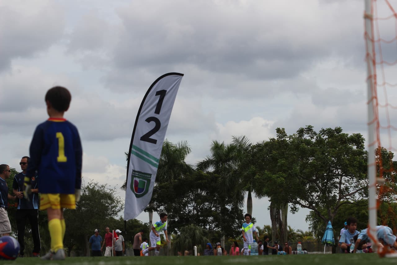 Cientos de personas se dieron cita al Kendall Soccer Park para participar y disfrutar de un torneo familiar.