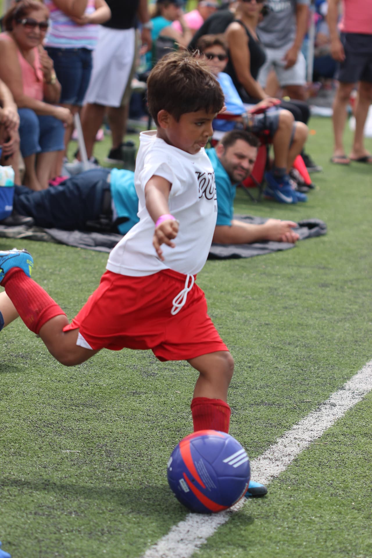 Cientos de personas se dieron cita al Kendall Soccer Park para participar y disfrutar de un torneo familiar.