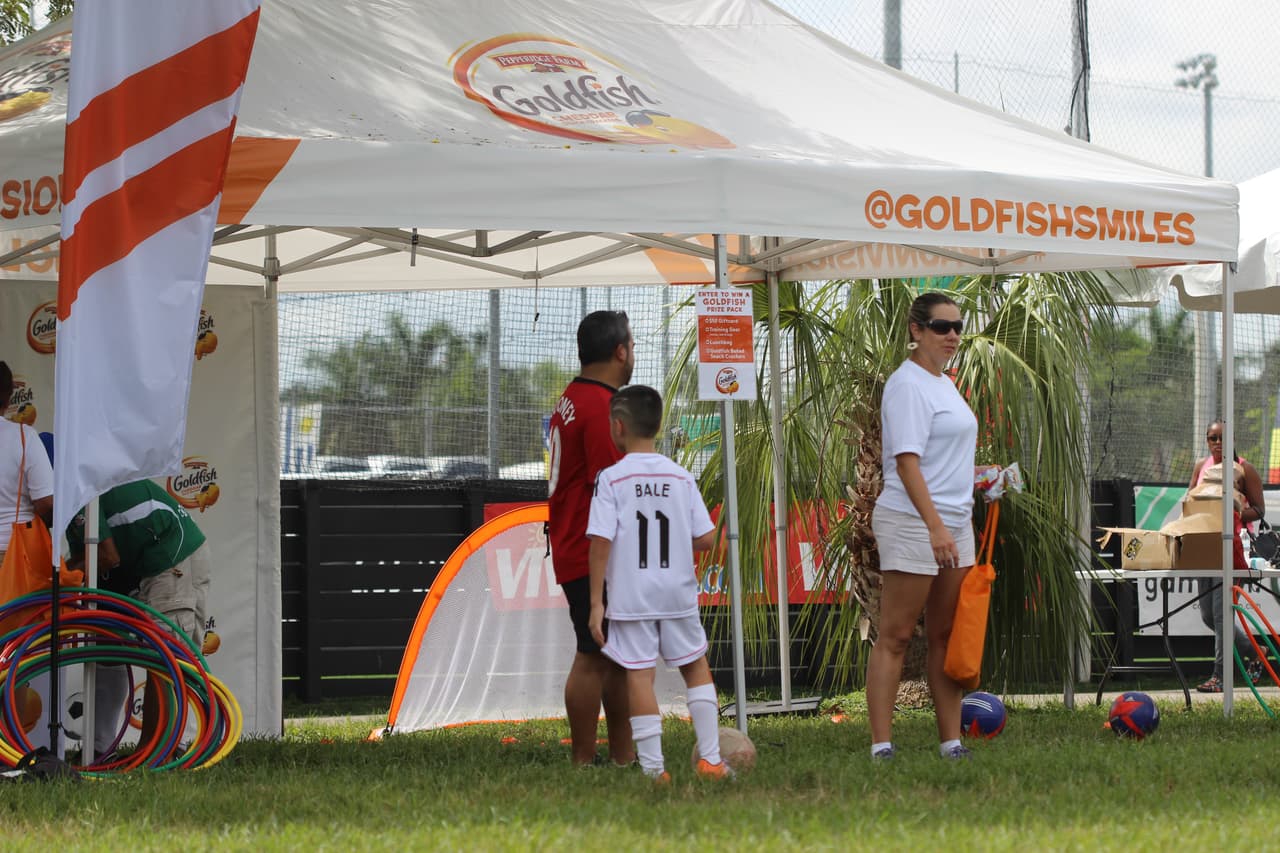 Cientos de personas se dieron cita al Kendall Soccer Park para participar y disfrutar de un torneo familiar.