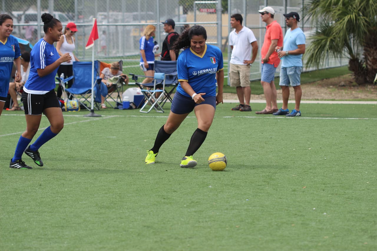 Cientos de personas se dieron cita al Kendall Soccer Park para participar y disfrutar de un torneo familiar.