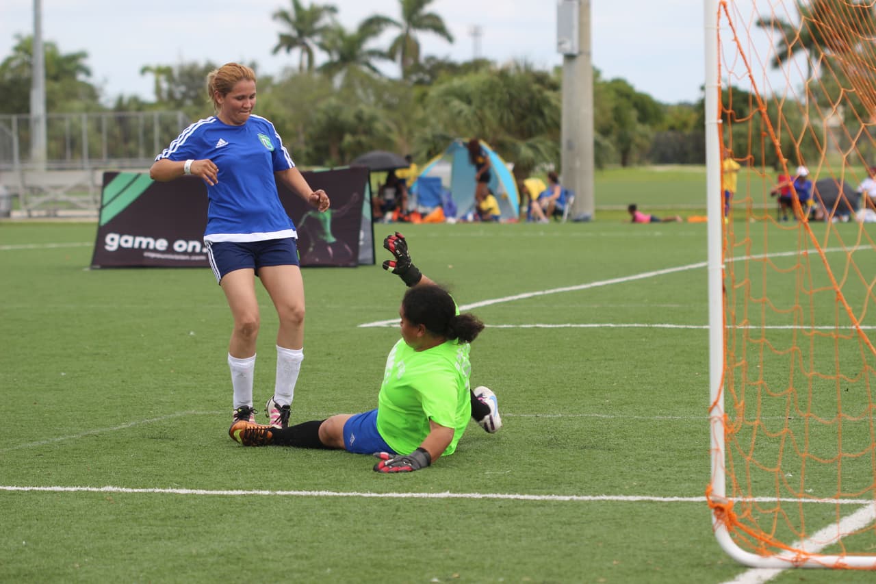 Cientos de personas se dieron cita al Kendall Soccer Park para participar y disfrutar de un torneo familiar.