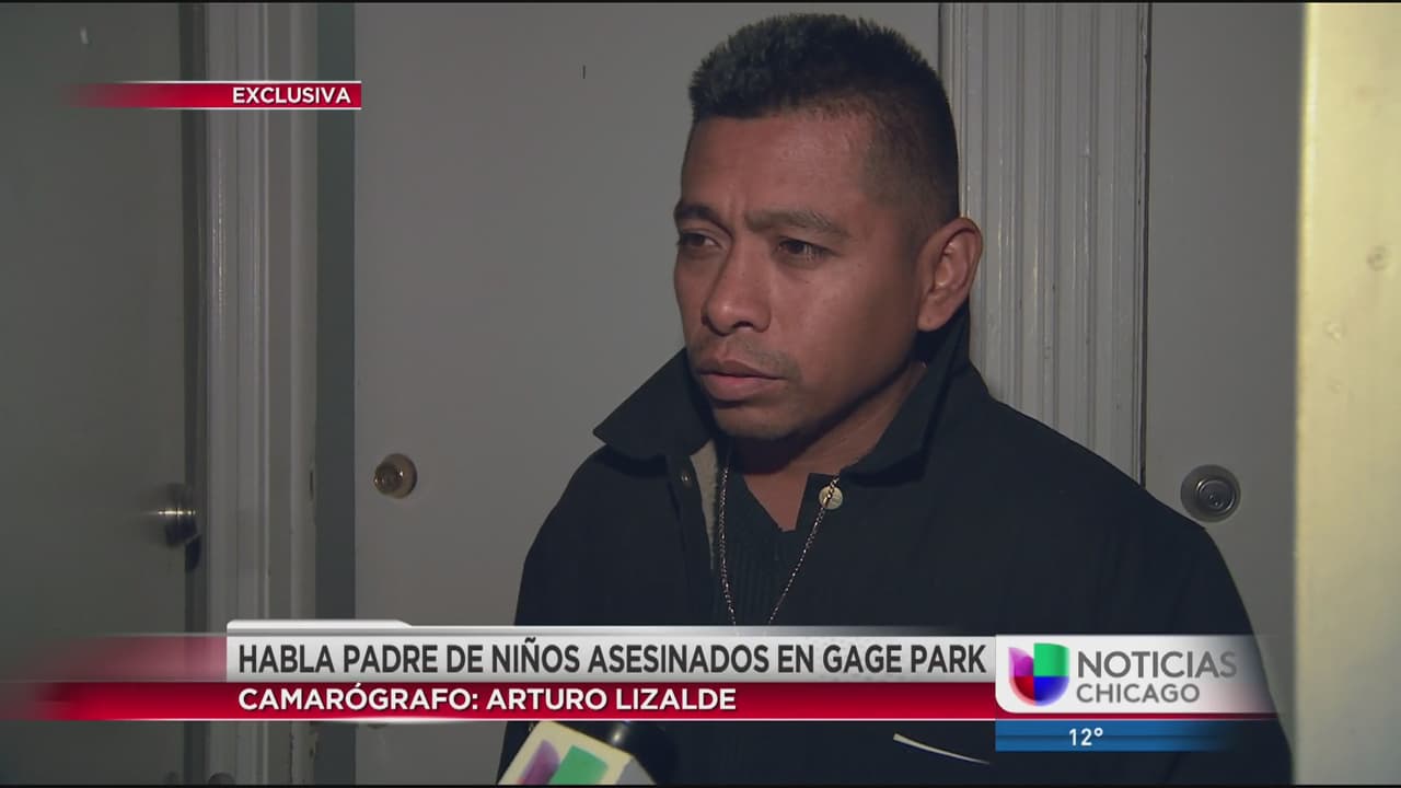 El joven después habría apuñalado a sus 
<a href="https://www.univision.com/local/chicago-wgbo/padre-de-ninos-asesinados-en-gage-park-visita-la-casa-donde-ocurrio-el-asesinato-multiple">dos primos</a>, 
<a href="https://www.univision.com/local/chicago-wgbo/quiero-vivir-dijo-antes-de-morir-uno-de-los-ninos-mexicanos-masacrados-en-chicago">Leonardo</a> y Alexis, de 13 y 10 años de edad. En un momento, Noé padre regresaba con alimentos cuando se topó con Uribe, quien también lo apuñaló.