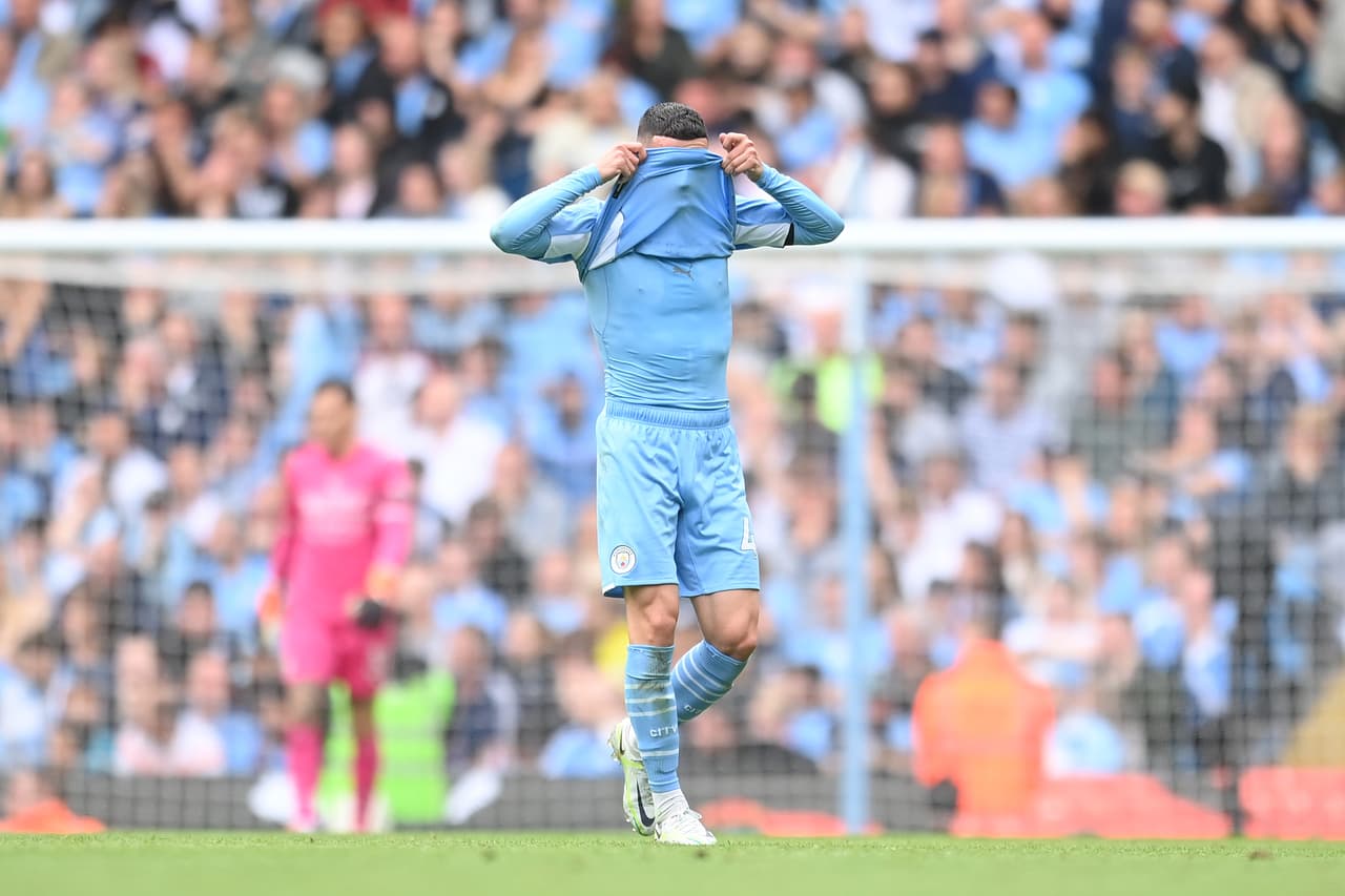 Así vivieron jugadores y aficionados tanto del Manchester City como del Liverpool la última jornada de la Premier, en la que los Citizens se alzaron con el título y los Reds soñaron con el campeonato y se quedaron muy cerca.