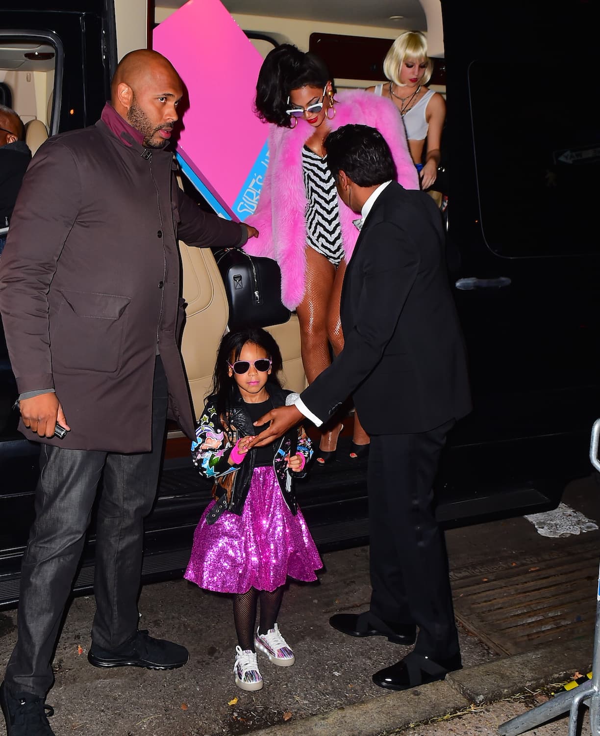 Y su hija Blue Ivy estaba increíble con su look fashionista.