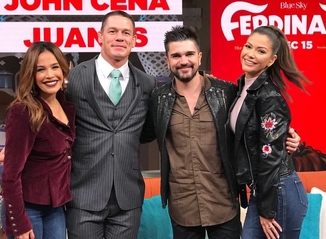 Juanes y Jhon Cena promocionaron la película ‘Ferdinand’ en el programa. Ana Patricia y Karla aprovecharon para capturar el momento de la visita del colombiano y el luchador.
<br>