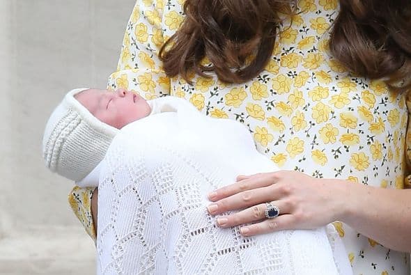 La Duquesa con la nena.