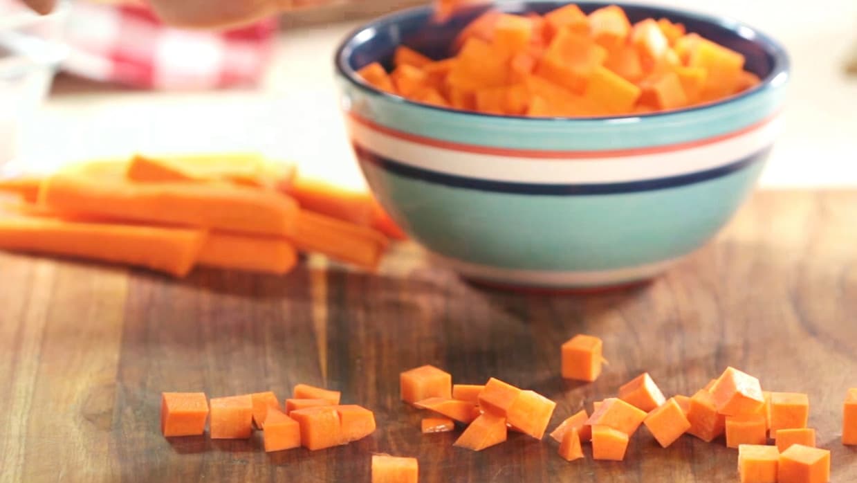 Es ideal que un ingrediente, te sirva para dos o tres recetas. Así aprovecharás toda la cantidad que tengas de ese producto y ahorrarás cocinando.