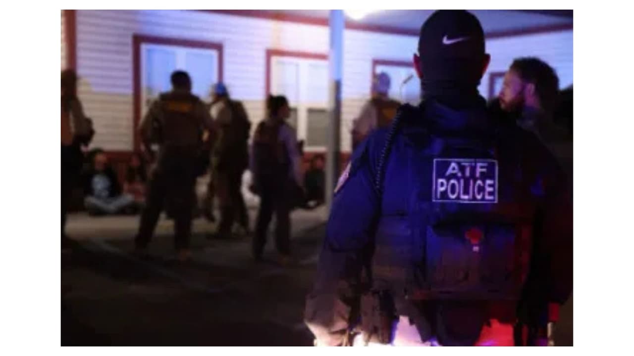 Este martes 3 de junio, ICE compartió imágenes sobre el operativo, en las cuales se observaban los rostros de algunos de los detenidos.