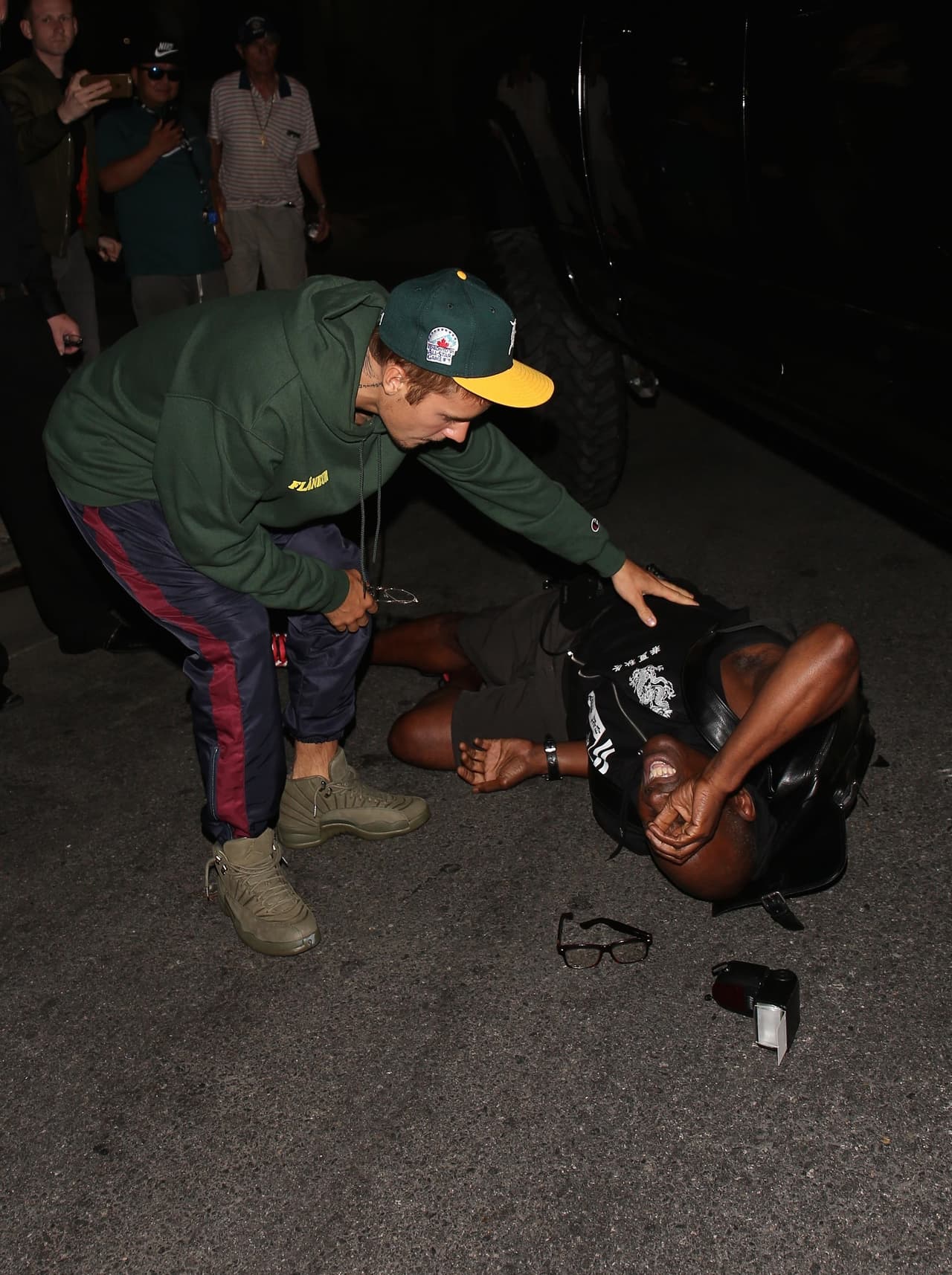 Justin Bieber, de 23 años, se preocupó por su víctima y se mantuvo hablándole con calma mientras llegaba el auxilio.