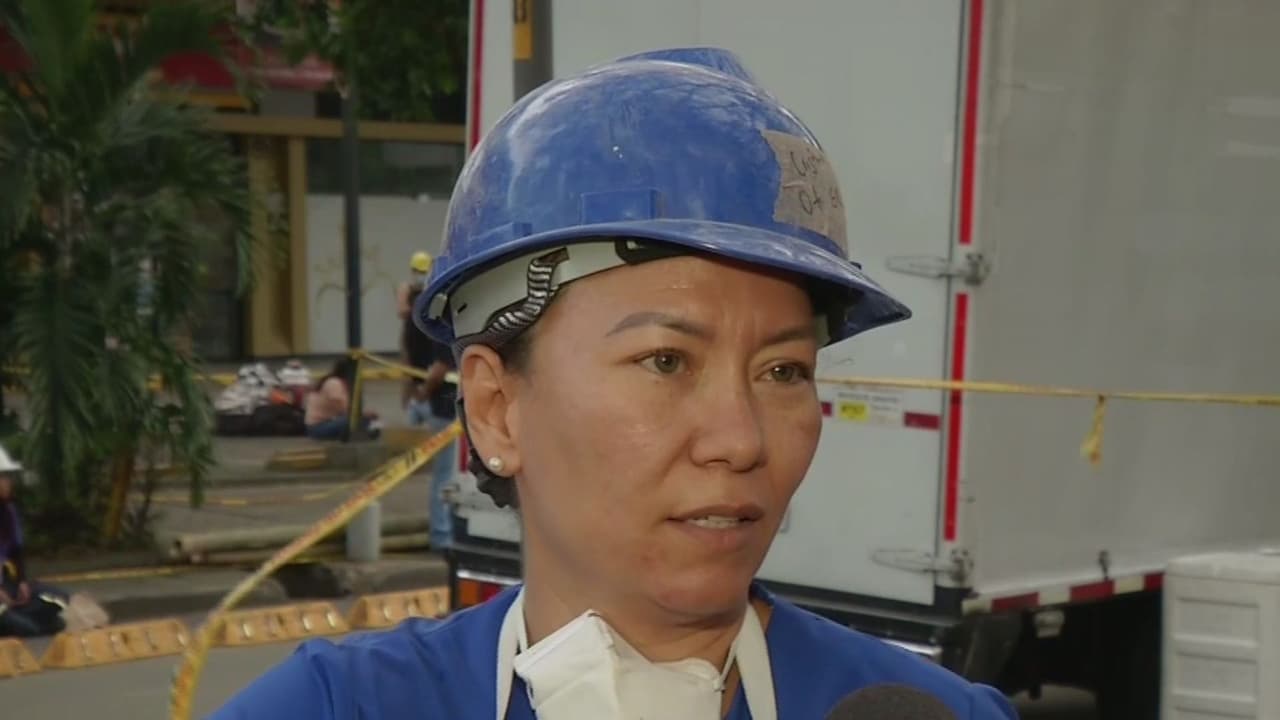 Dos mujeres, en Colombia y Nueva Jersey, esperan noticias de su hermano atrapado entre los escombros