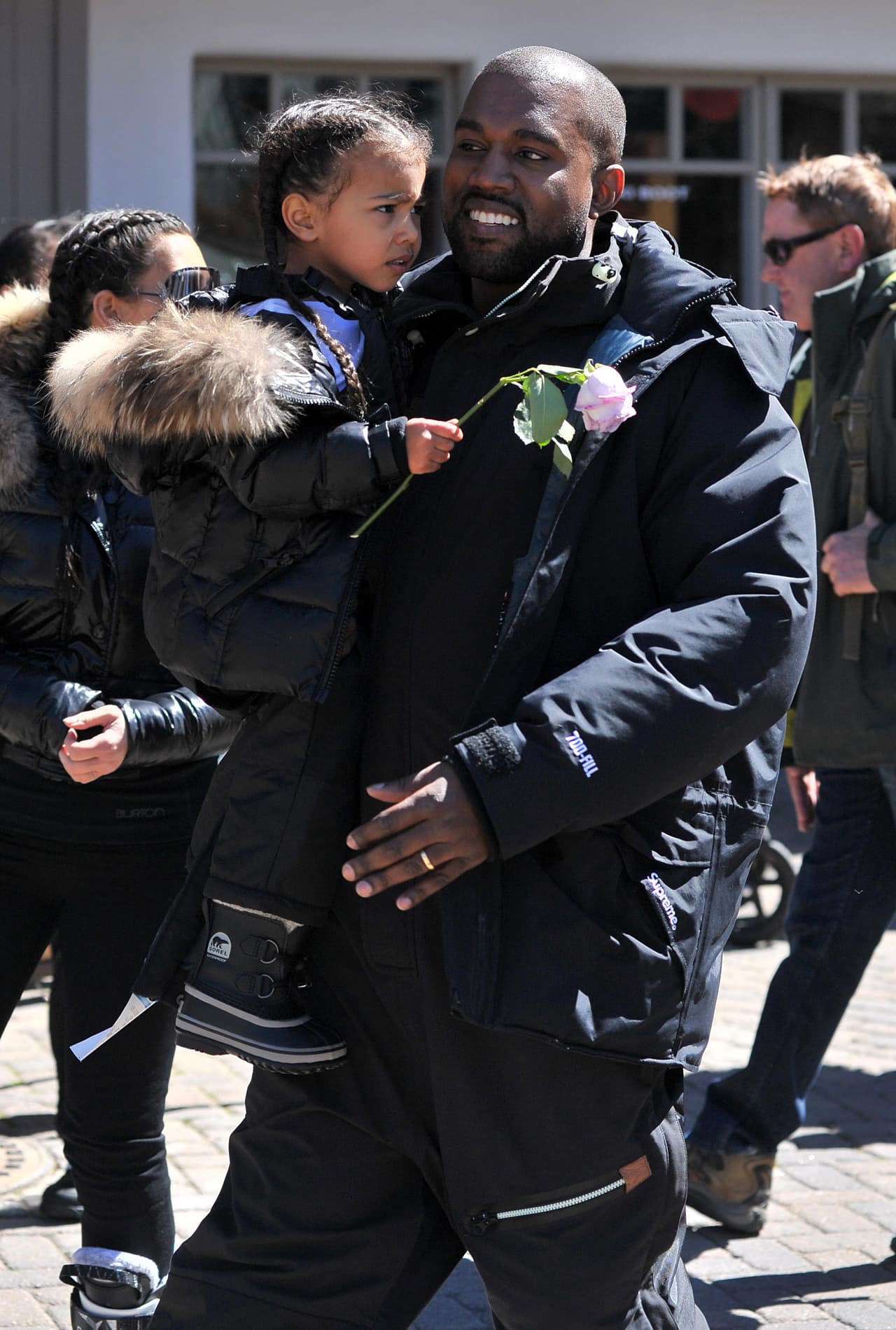 ¡Kanye estaba sonriendo!