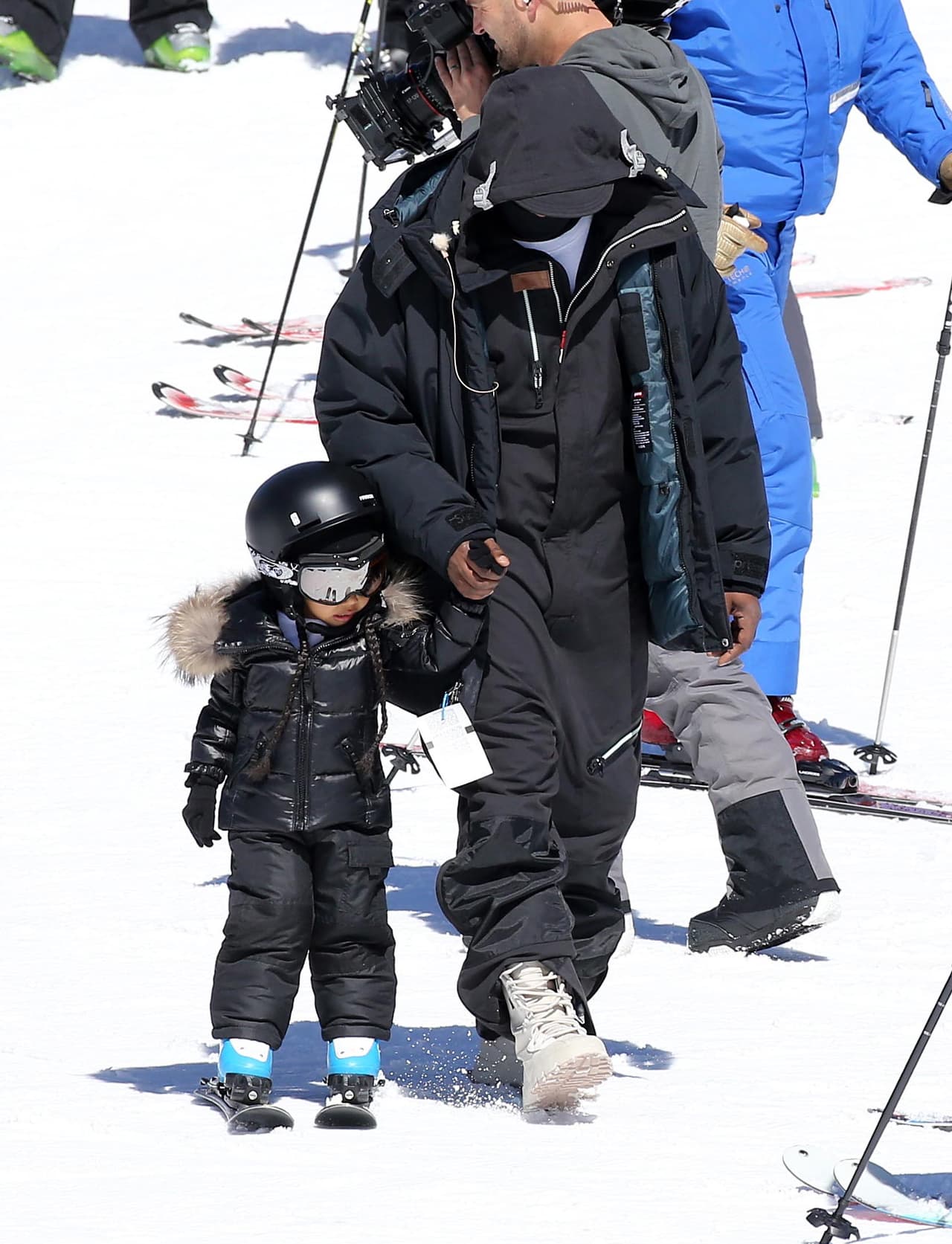 Ahora dejaron al bebé Saint en su casa de Los Angeles.