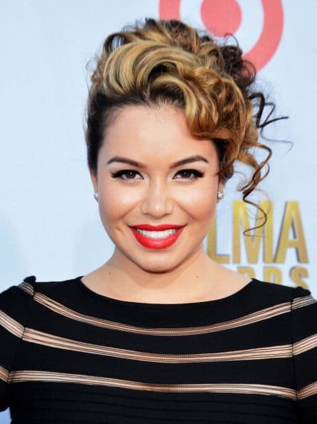 Janney “Chiquis” Marin, hija de la fallecida cantante mexico-estadounidense Jenni Rivera y sobrina del cantante Lupillo Rivera.