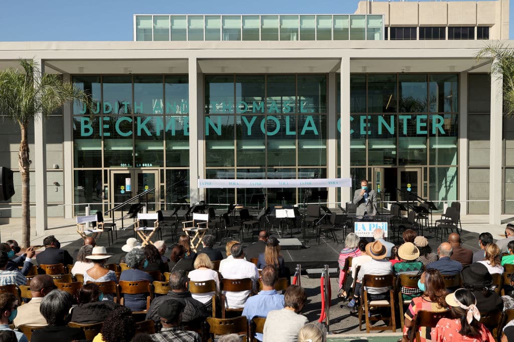 Las 
<a href="https://tfaforms.com/4713511 " target="_blank">inscripciones están abiertas</a> para niños de los grados primero a quinto. Las personas interesadas deben inscribirse para manifestar su interés a través de la 
<a href="https://tfaforms.com/4713511 " target="_blank">página web de YOLA.</a> 
<br>
<br>El centro está ubicado en 101 South La Brea Avenue. Inglewood, California 90301