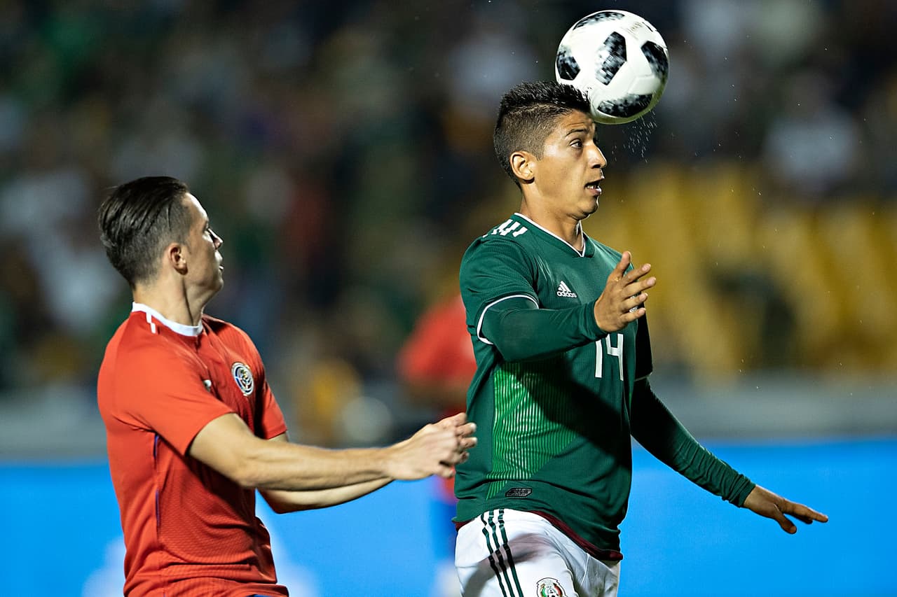 Los regulares participantes de la Concacaf en los eventos grandes, mexicanos y costarricenses empezaban a escribir un nuevo capítulo de su añeja e intensa rivalidad deportiva.