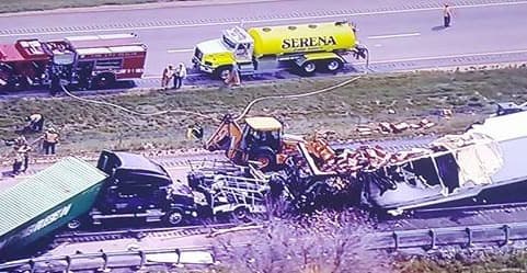 Al menos una persona muerta en un choque ocurrido en la I-80 este lunes. Hay varios vehículos involucrados. Tome precauciones pues hay varios carriles cerrados en esa área.