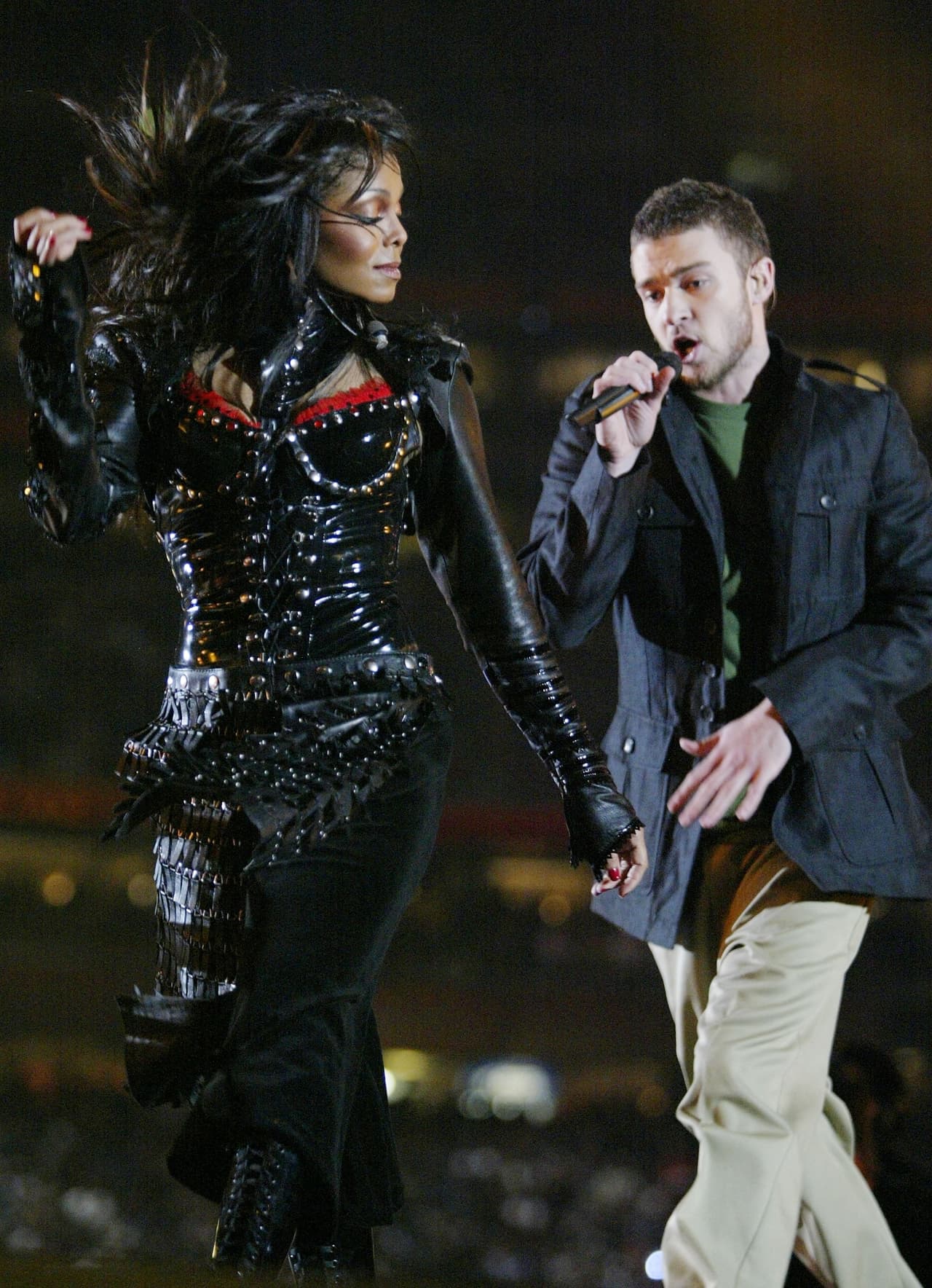 Uno de sus momentos inolvidables fue en su aparición en el Super Bowl 2004 al lado de Justin Timberlake, donde dejó al descubierto uno de sus pechos.