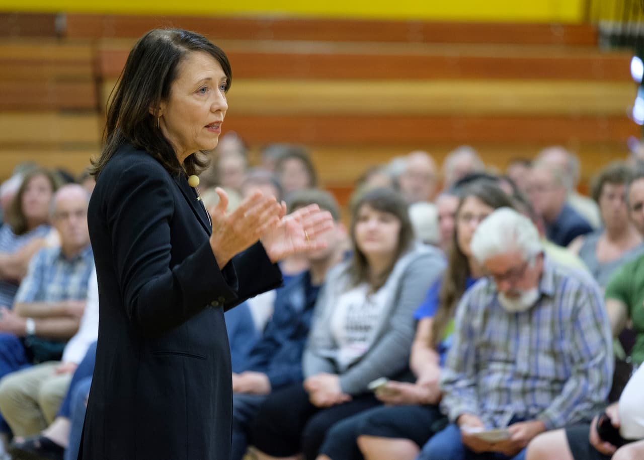 La senadora Maria Cantwell está impulsando un proyecto de ley que ha ganado apoyo en ambos partidos.