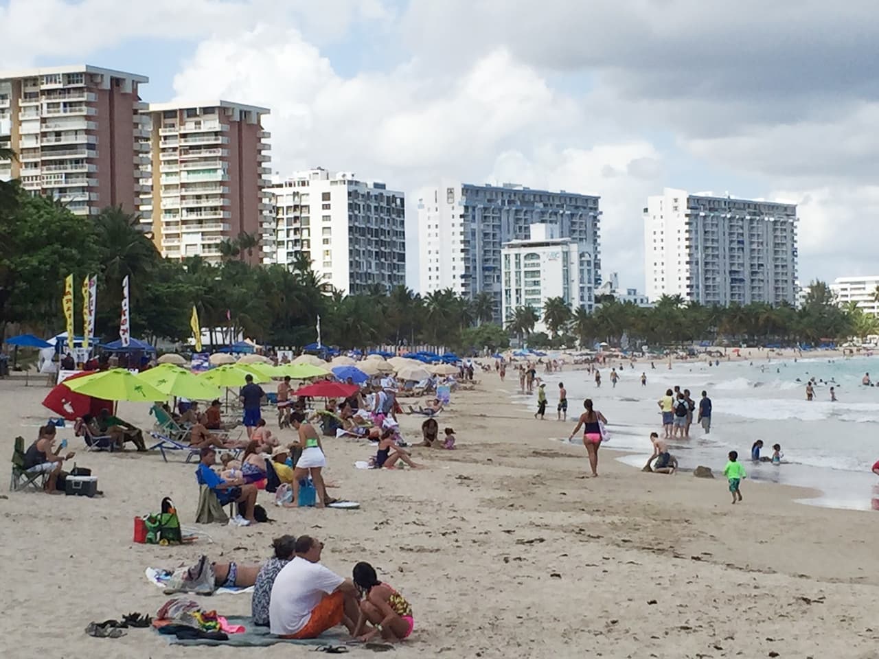 Guardia Costera emite advertencias debido al paso de Erika
