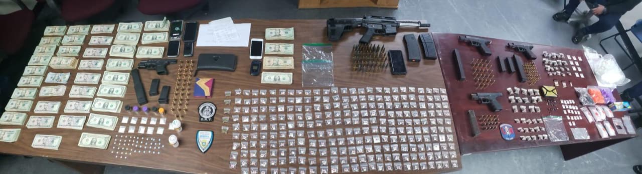 También se ocuparon dos pistolas Glock con 47 municiones.