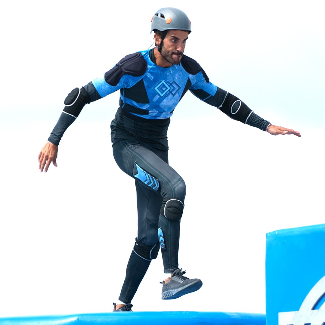 Tras las difíciles pruebas y el caluroso clima de la Riviera Maya donde se graba el programa, Pedro adquirió una bacteria en una de sus piernas tras una 
<a href="https://www.univision.com/shows/reto-4-elementos/me-asuste-no-sentia-los-brazos-ni-los-dedos-pedro-prieto-video">lesión</a>.