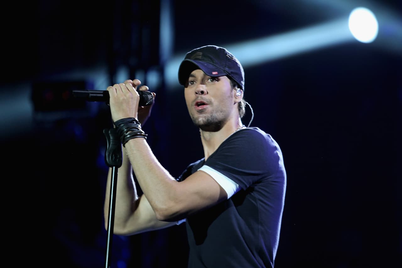 Enrique Iglesias nominado en Latin GRAMMY y nacido el 8 de mayo, es regido bajo este signo y no nos queda duda, ya que es sumamente sensual. ¡Anna qué afortunada eres!