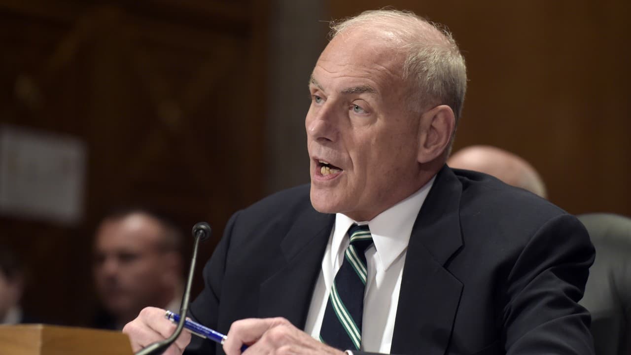 Kelly: "TPS no es para estar aquí hasta que su país sea rico, feliz y con 0% de desempleo"