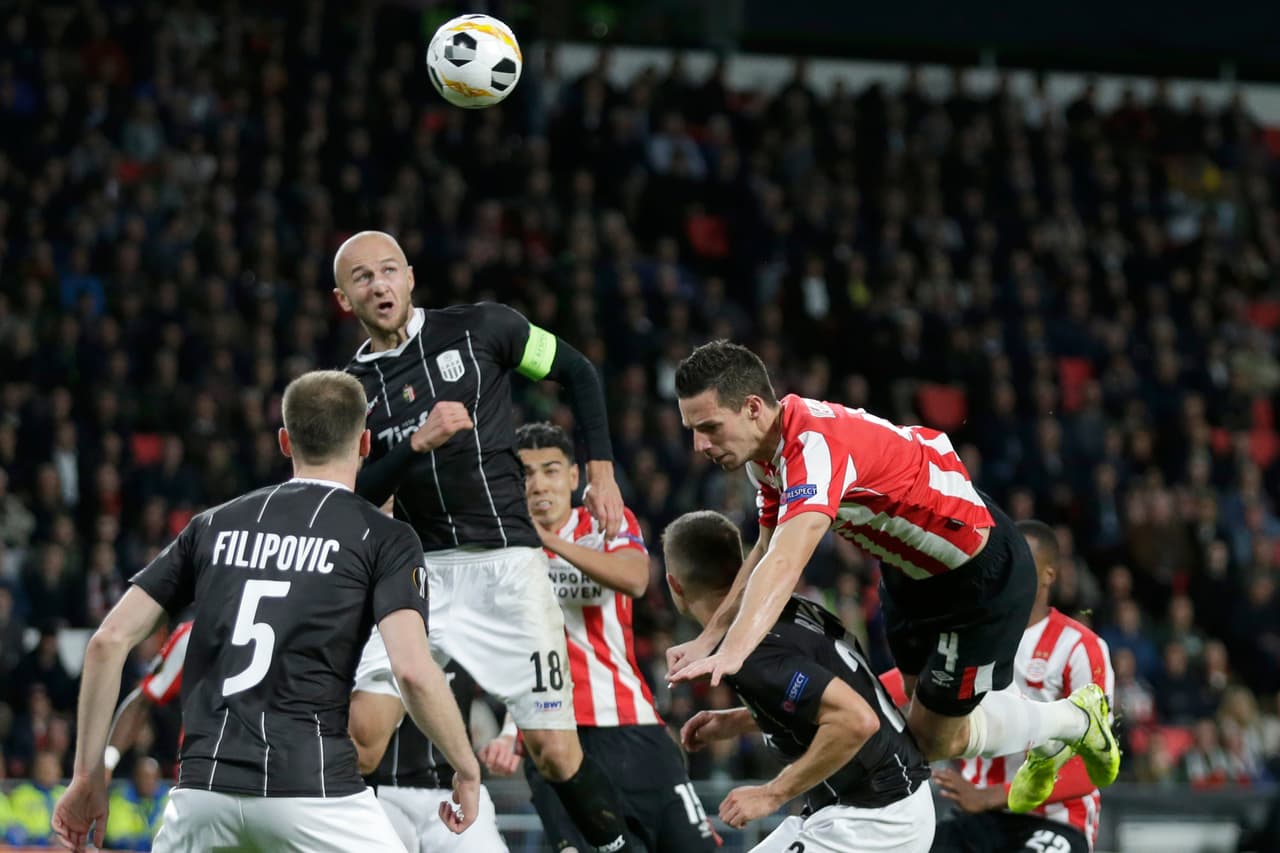 PSV no logra doblegar a un débil LASK y se llevan un punto en el Philips Stadion.