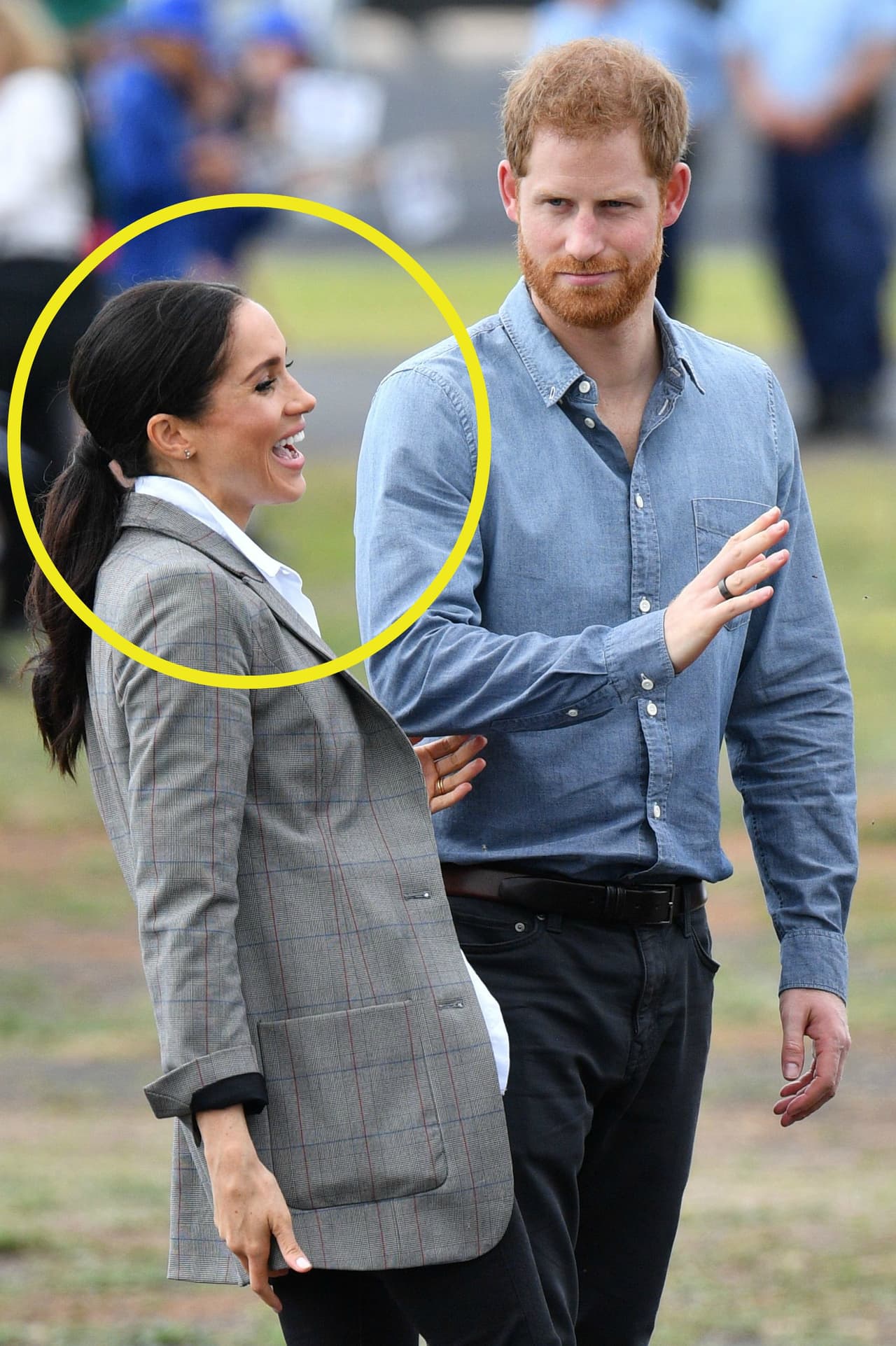 Octubre 17, 2018. Meghan festeja los chistes de Harry.