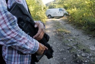 Guardias comunitarios se han sumado a la búsqueda de los entonces 43 estudiantes desaparecidos en Iguala, Guerrero.
