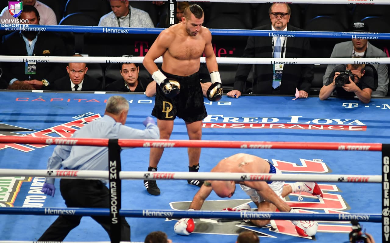 El réferi llegó de inmediato a mirarle los ojos al irlandés y no dudó ni un momento, dijo que no iba más y en el mismo primer asalto Lemieux liquidó a O'Sullivan.