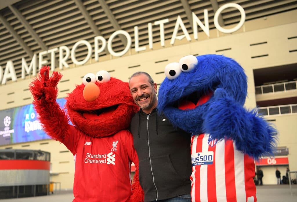 Bengalas, camisetas, bufandas y mucha alegría para la ida de los 8vos de final entre el Atleti y el Liverpool.