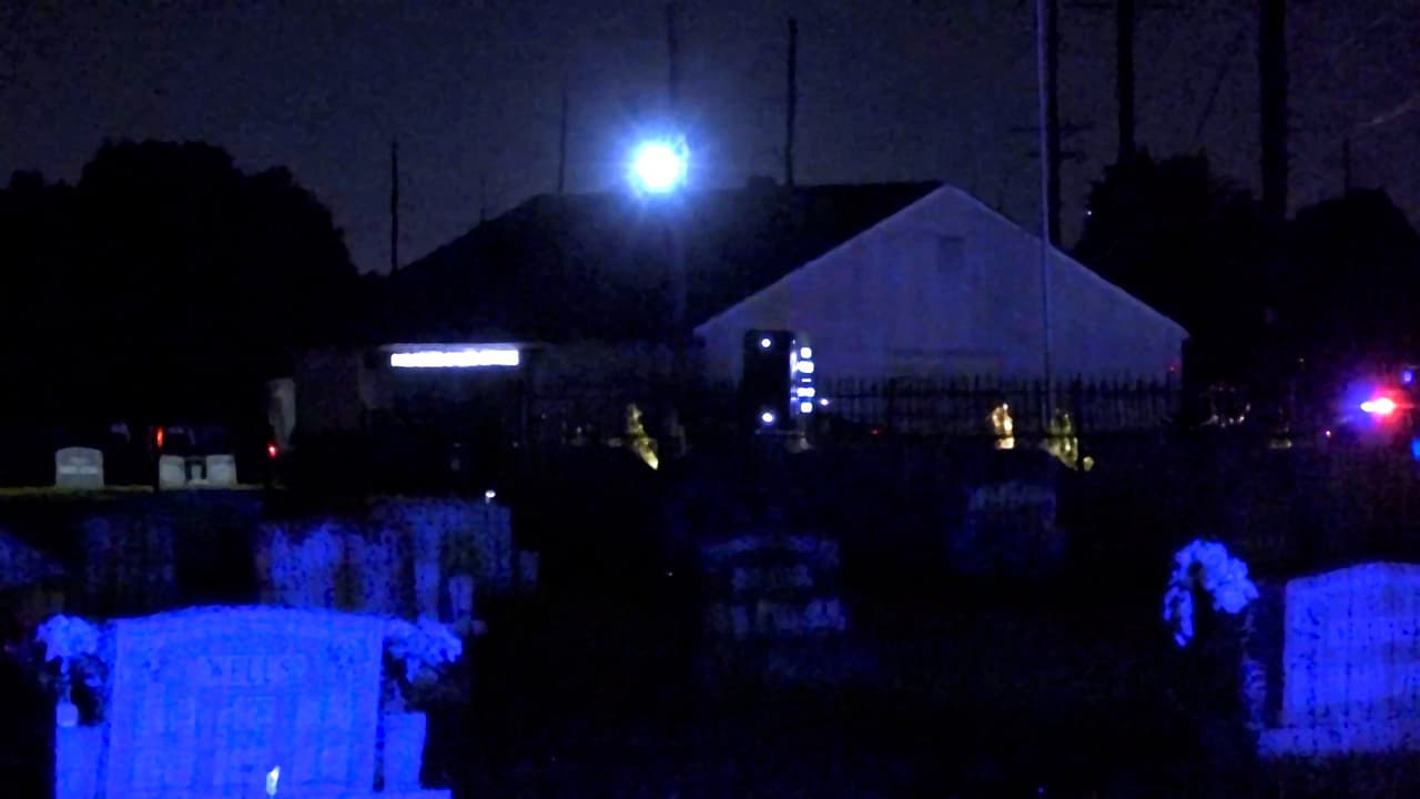 Hombre muere frente a una funeraria tras una carrera ilegal al noroeste de Houston