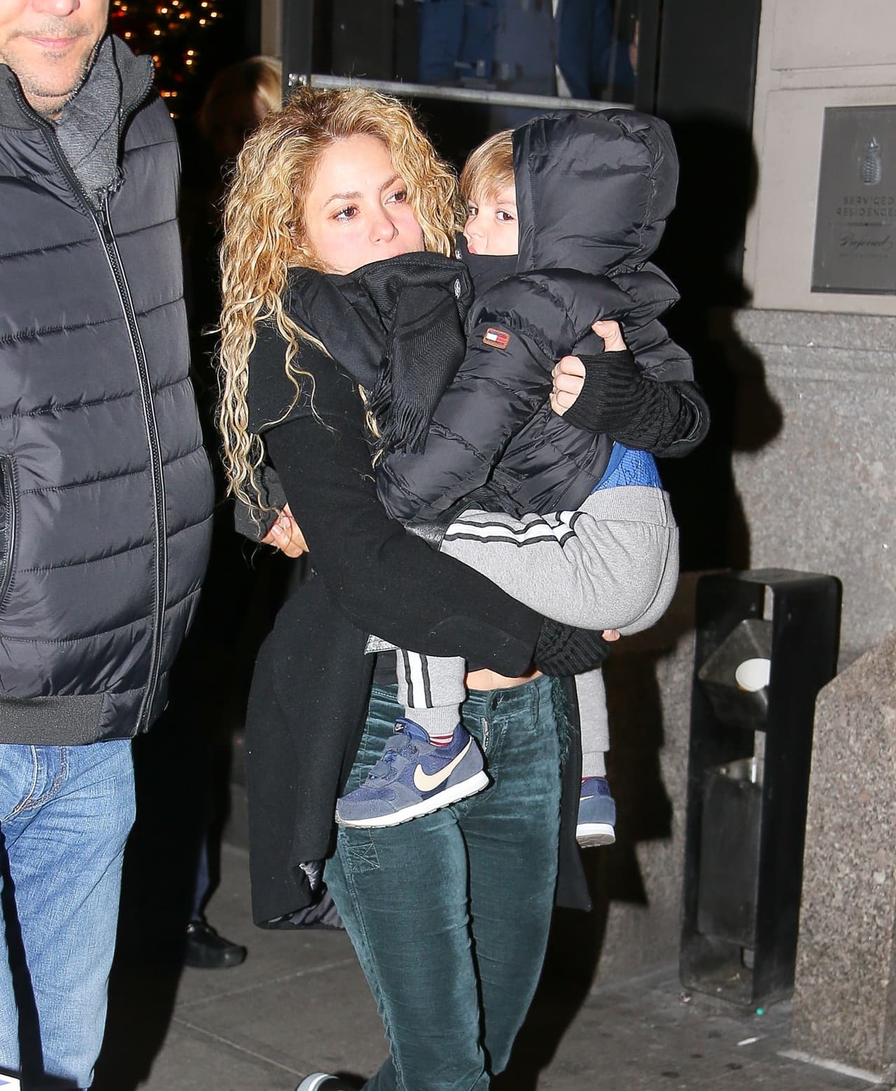 La familia fue captada a su llegada a la 'Gran Manzana' cuando aún no hacía tanto frío, por lo cual aún mostraban su rostro.