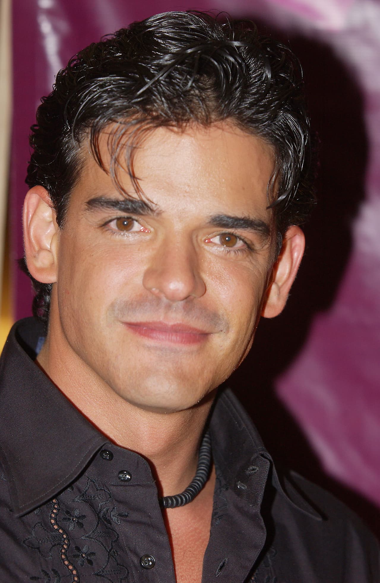 Spanic tuvo un romance de menos de un año con el actor José Ángel Llamas a quien conoció en la novela 'La venganza'. Lo tachó de chantajista y con tendencias suicidas. Además de que también terminó muy mal con el padre de su hijo, a quien lo llamó violento.