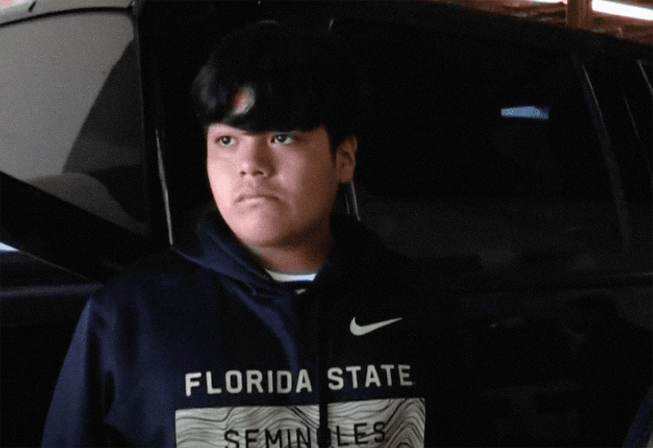 Cristian Alcántara es hermano menor de Daniel, todavía no tiene edad para conducir, pero su sueño es manejar la troca de su padre.