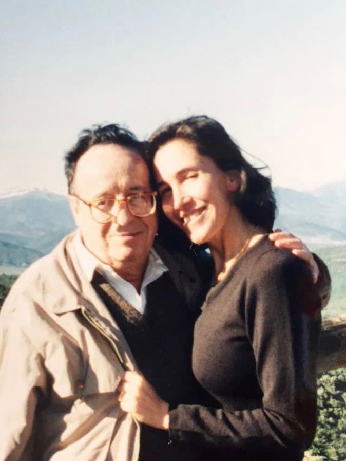 En el año 2004 se casó con su amado
<b>Roberto Gómez Bolaños</b>, después de 24 años de noviazgo.